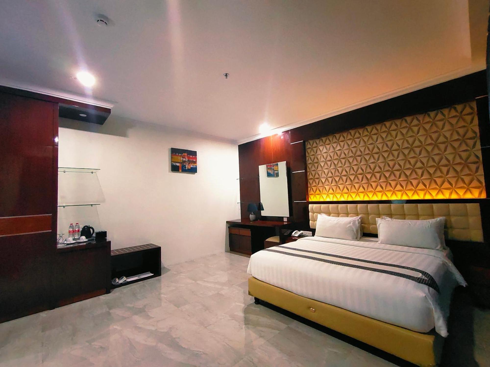 Sindoro Hotel Cilacap By Conary Экстерьер фото