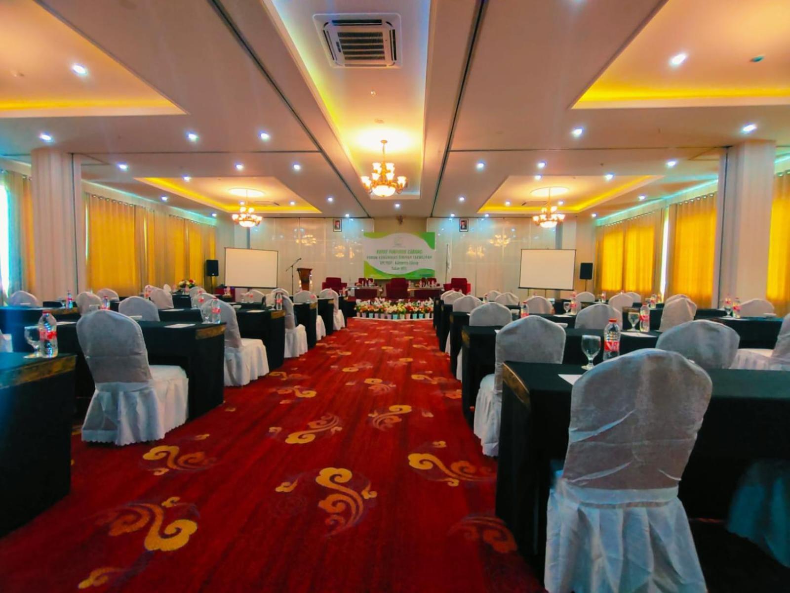 Sindoro Hotel Cilacap By Conary Экстерьер фото