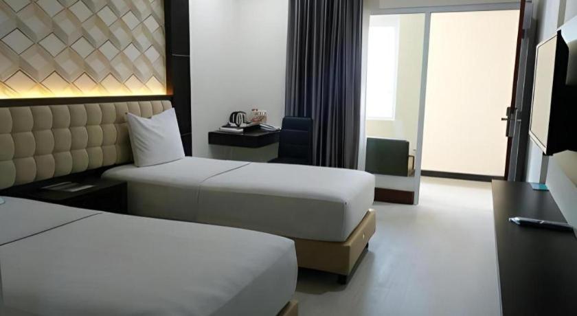 Sindoro Hotel Cilacap By Conary Экстерьер фото