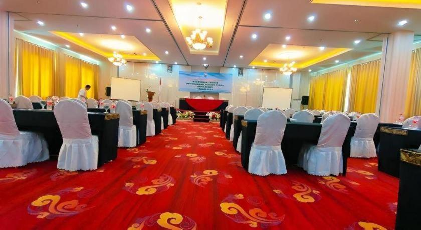 Sindoro Hotel Cilacap By Conary Экстерьер фото